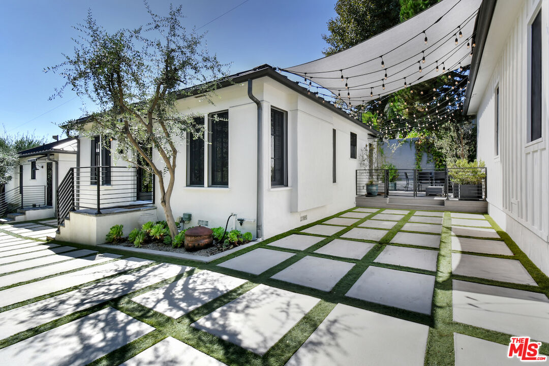 4311 Finley Ave