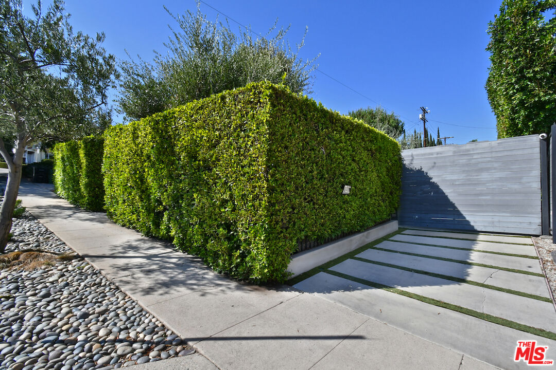 4311 Finley Ave