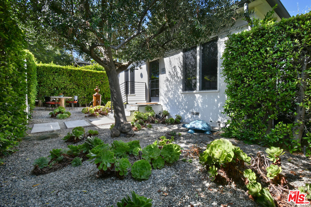 4311 Finley Ave