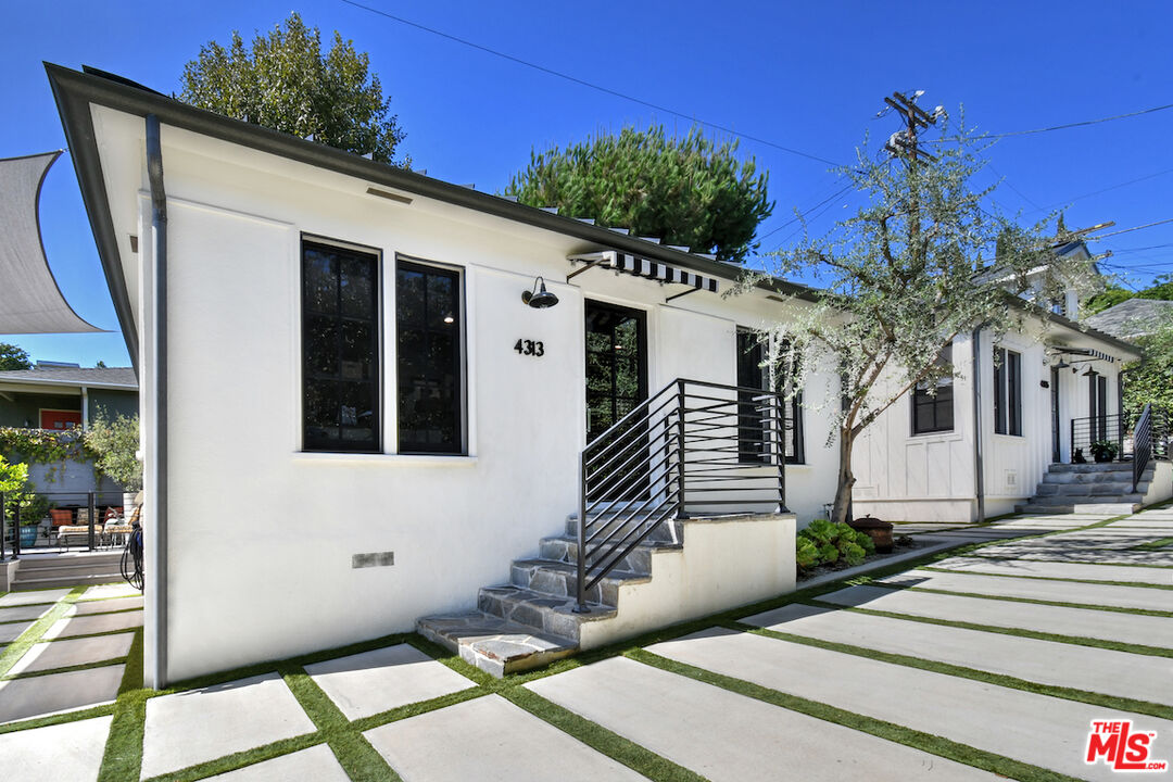 4311 Finley Ave