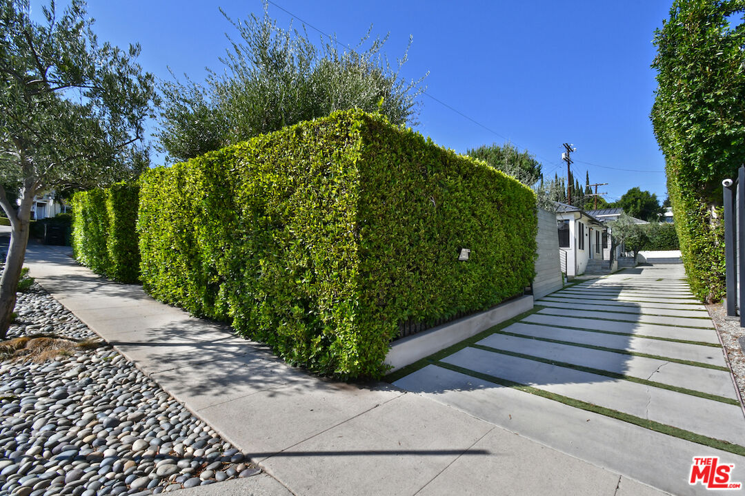 4311 Finley Ave