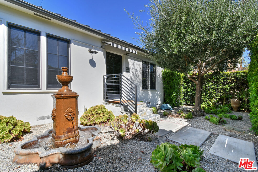 4311 Finley Ave