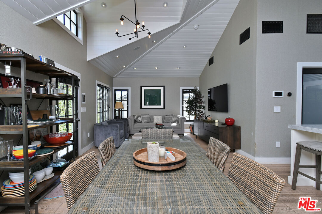 4311 Finley Ave