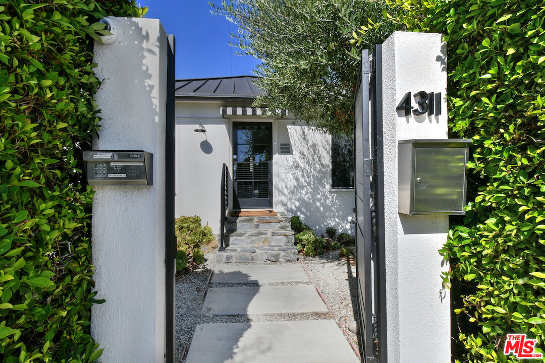 4311 Finley Ave