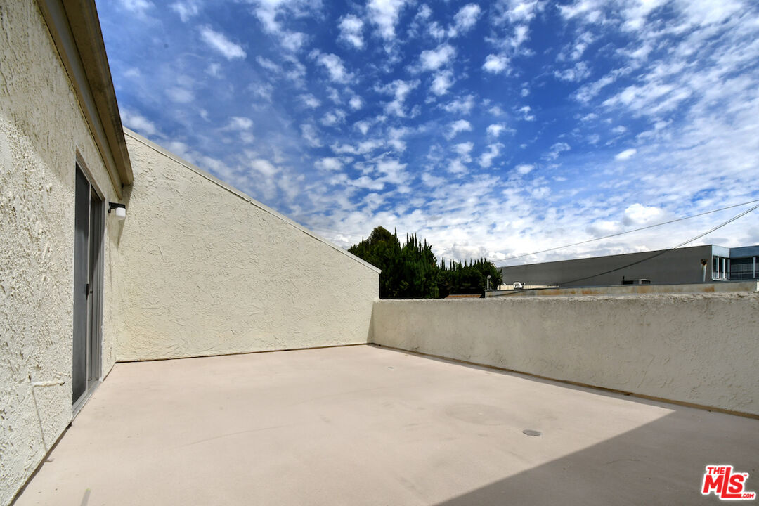 11738 Moorpark St Unit: E