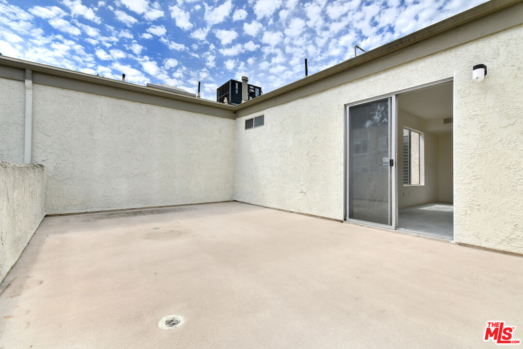 11738 Moorpark St Unit: E