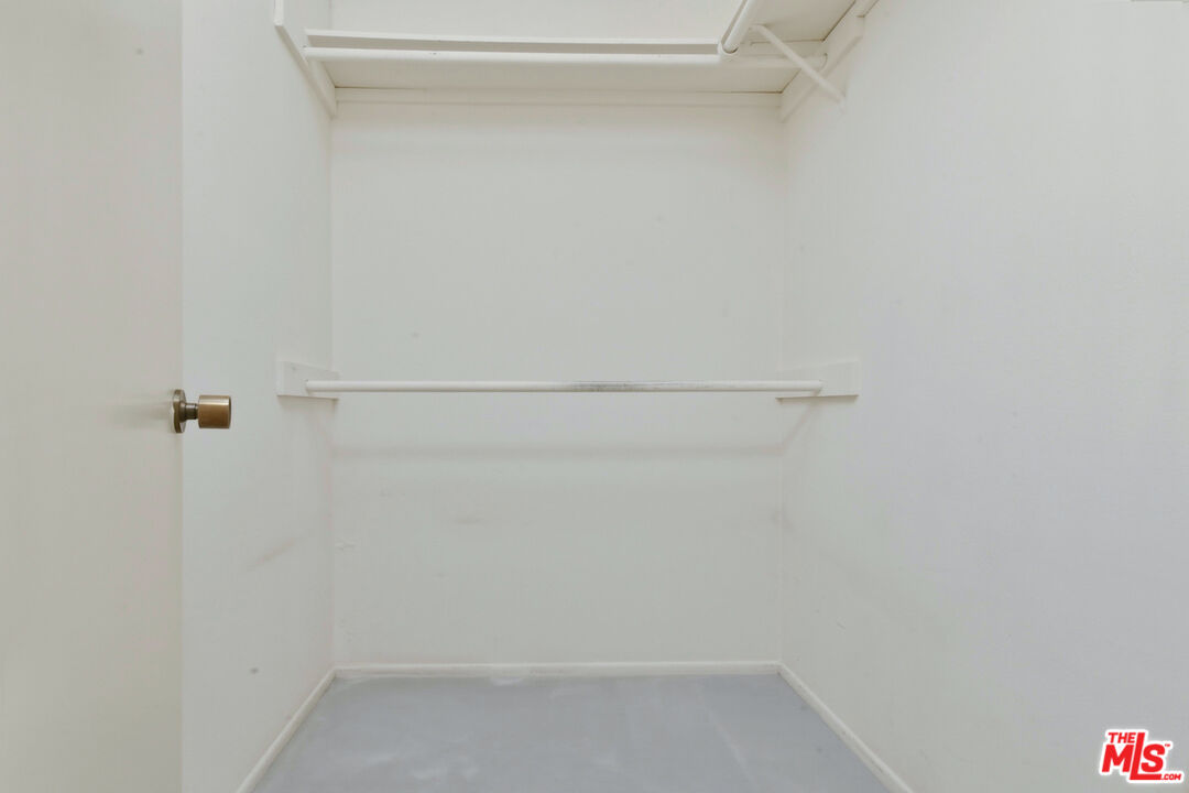 11738 Moorpark St Unit: E