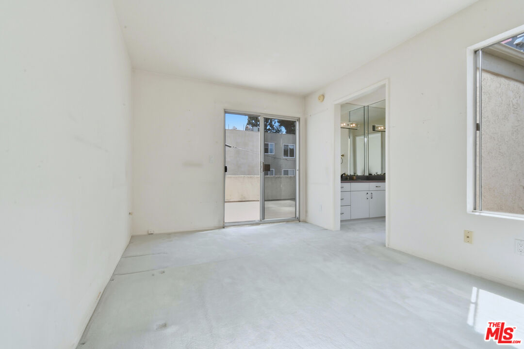 11738 Moorpark St Unit: E