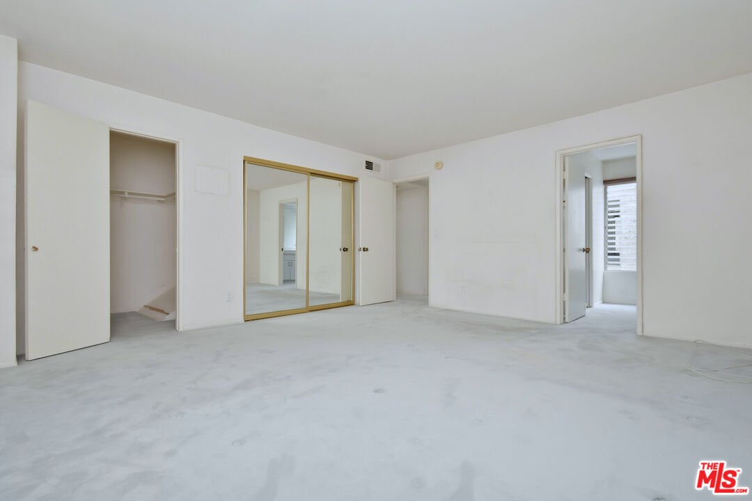 11738 Moorpark St Unit: E