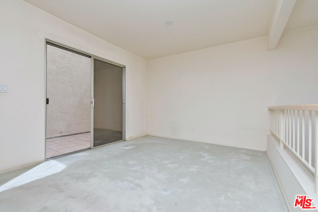 11738 Moorpark St Unit: E