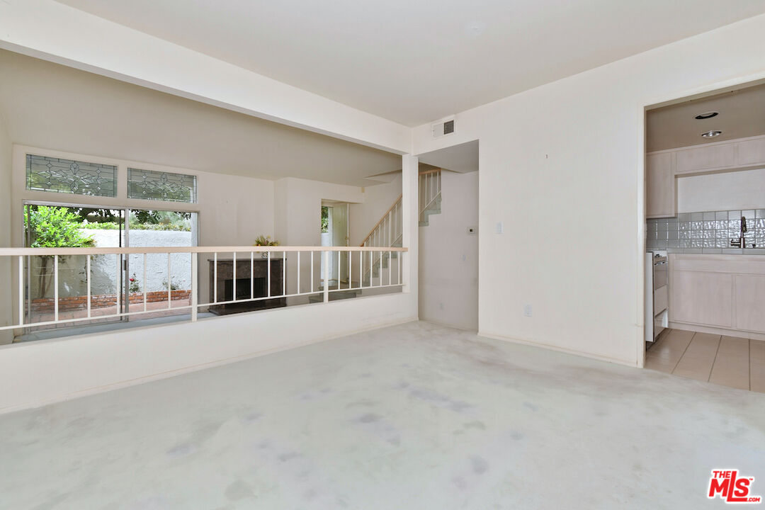 11738 Moorpark St Unit: E