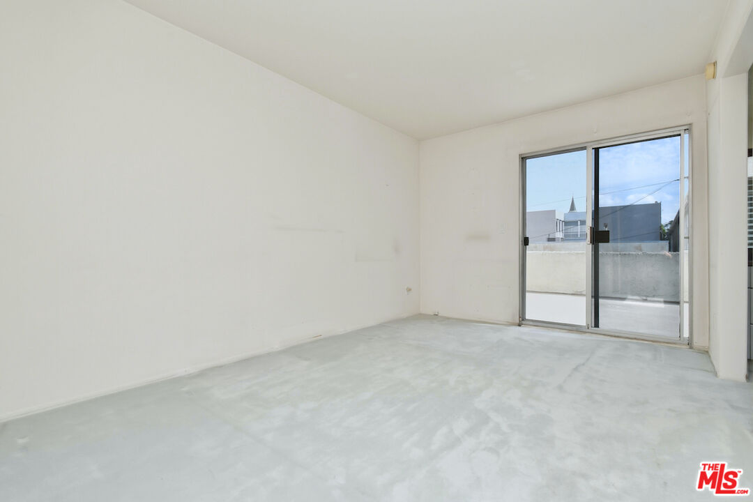 11738 Moorpark St Unit: E