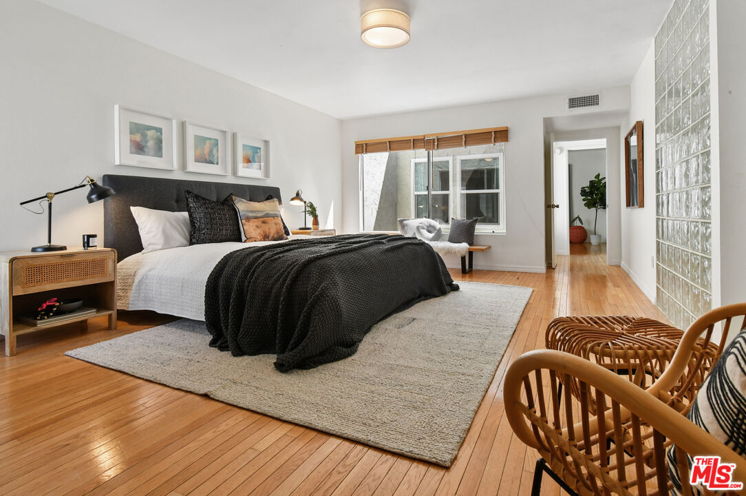 4241 Colfax Ave Unit: J
