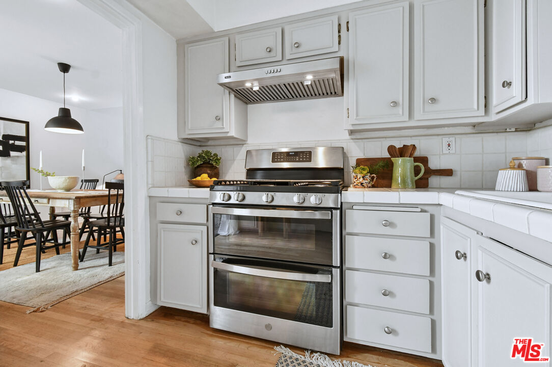 4241 Colfax Ave Unit: J