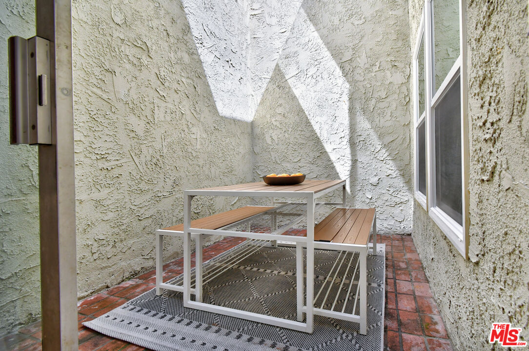 4241 Colfax Ave Unit: J