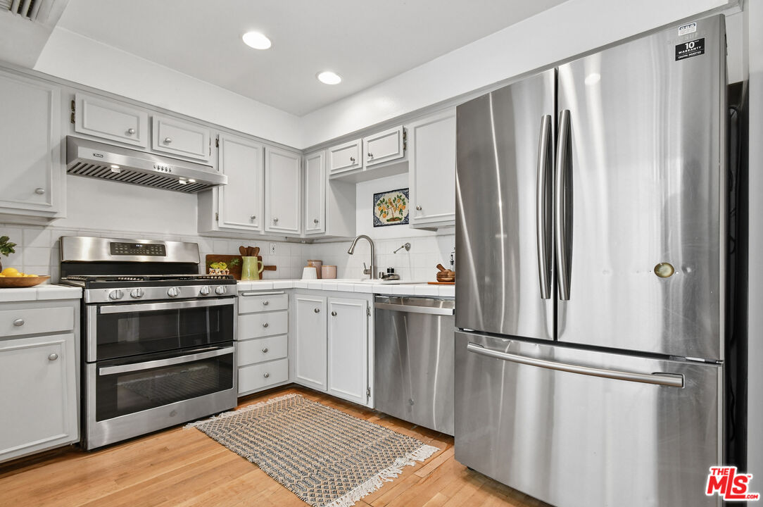4241 Colfax Ave Unit: J