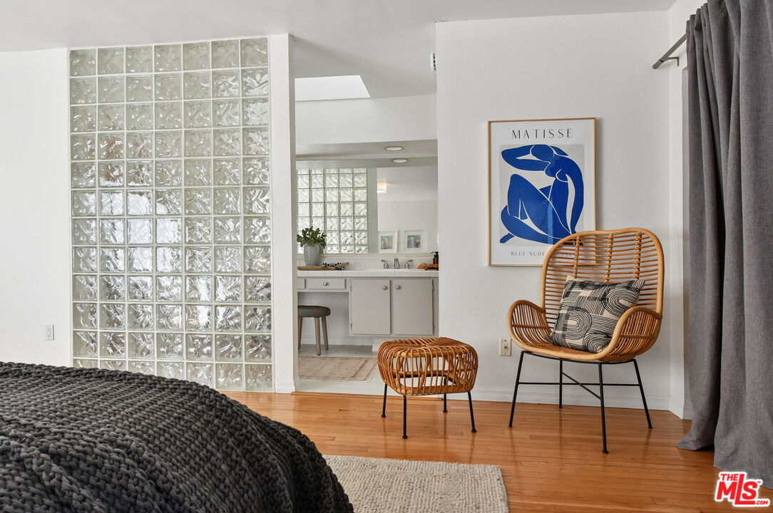 4241 Colfax Ave Unit: J