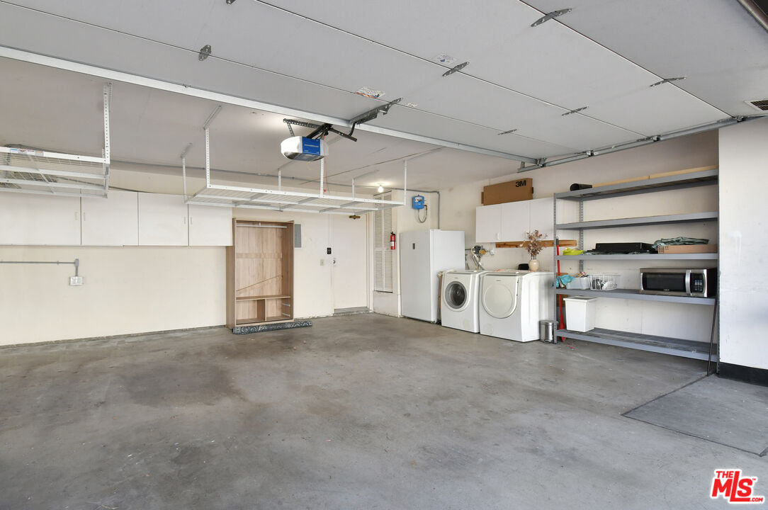 4241 Colfax Ave Unit: J