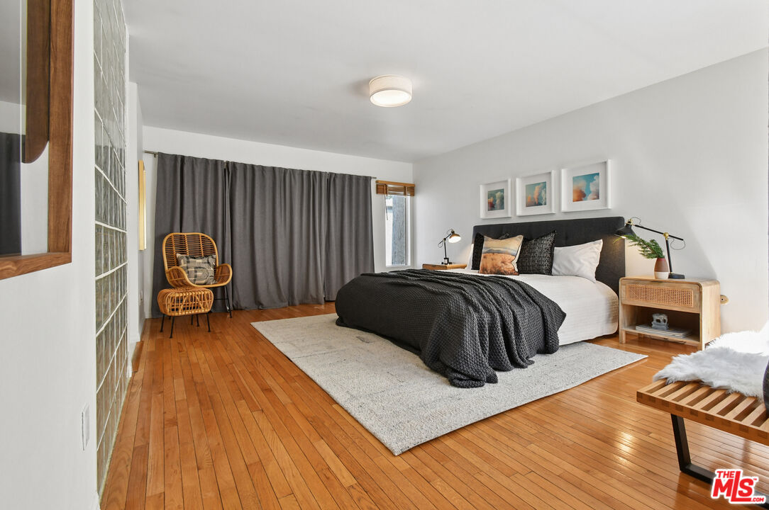 4241 Colfax Ave Unit: J