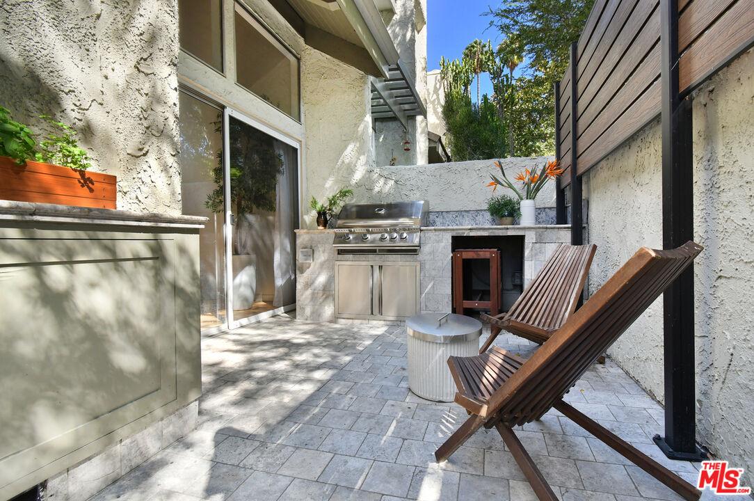 4241 Colfax Ave Unit: J