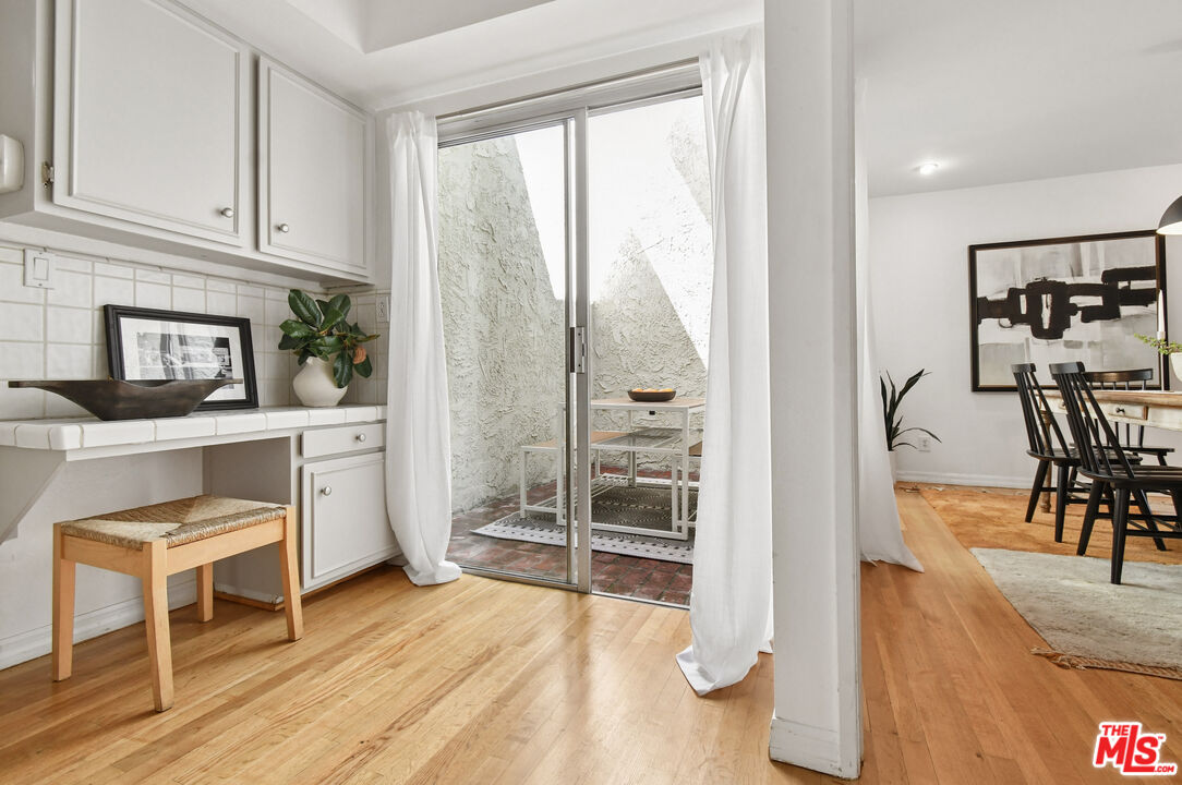 4241 Colfax Ave Unit: J