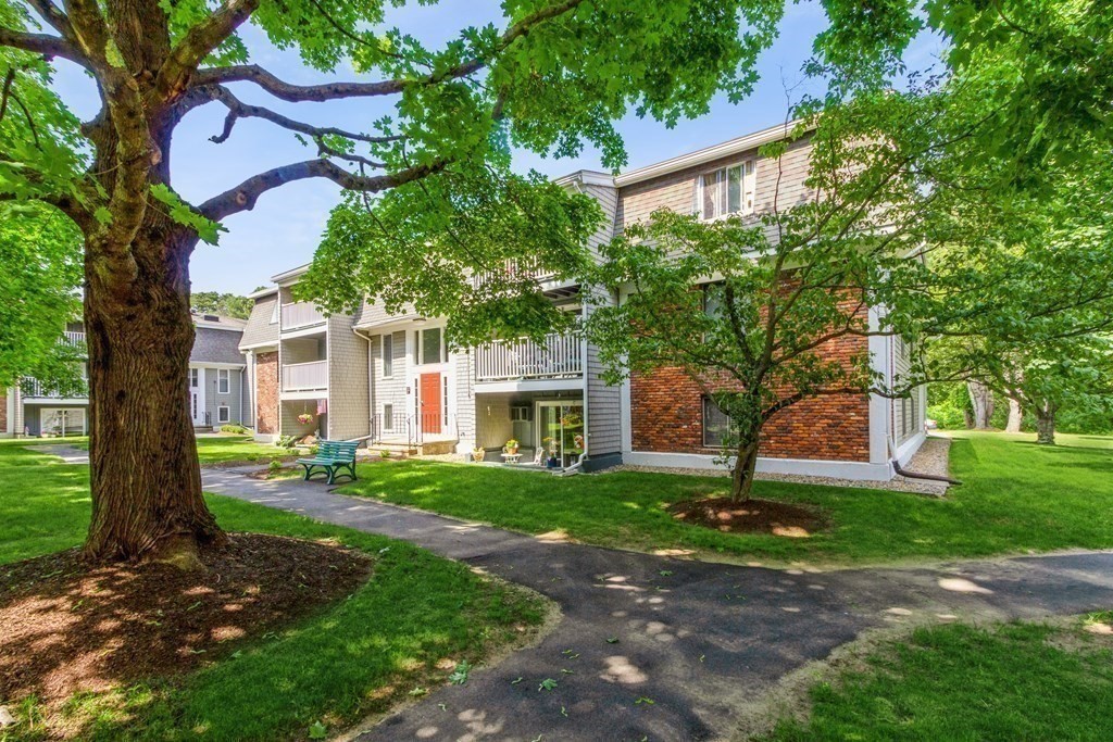 220 Bedford # 2F