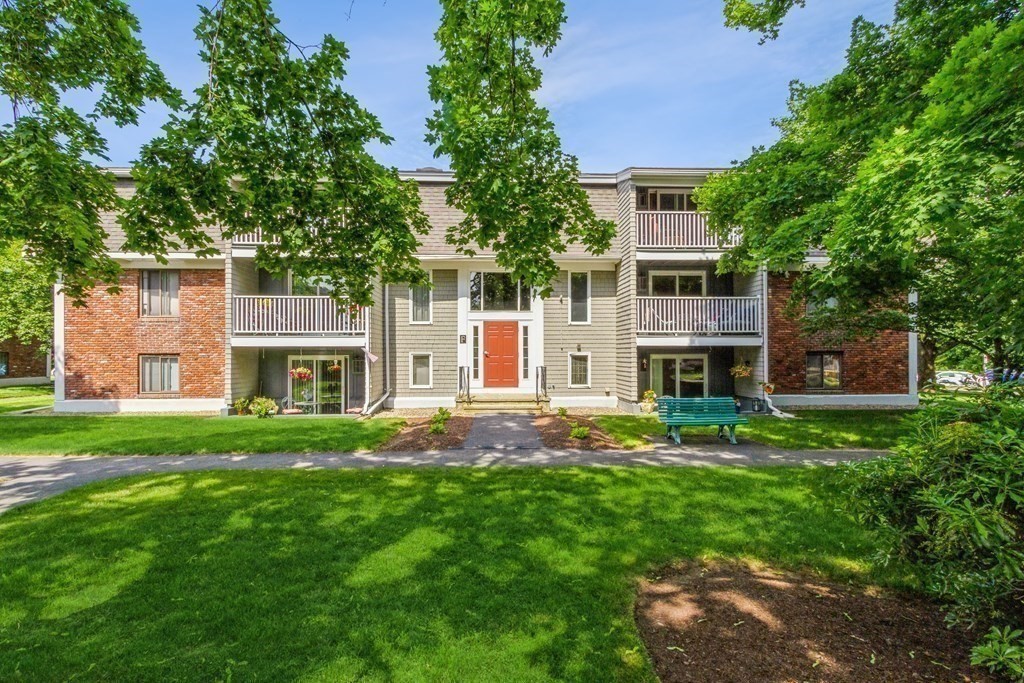 220 Bedford # 2F