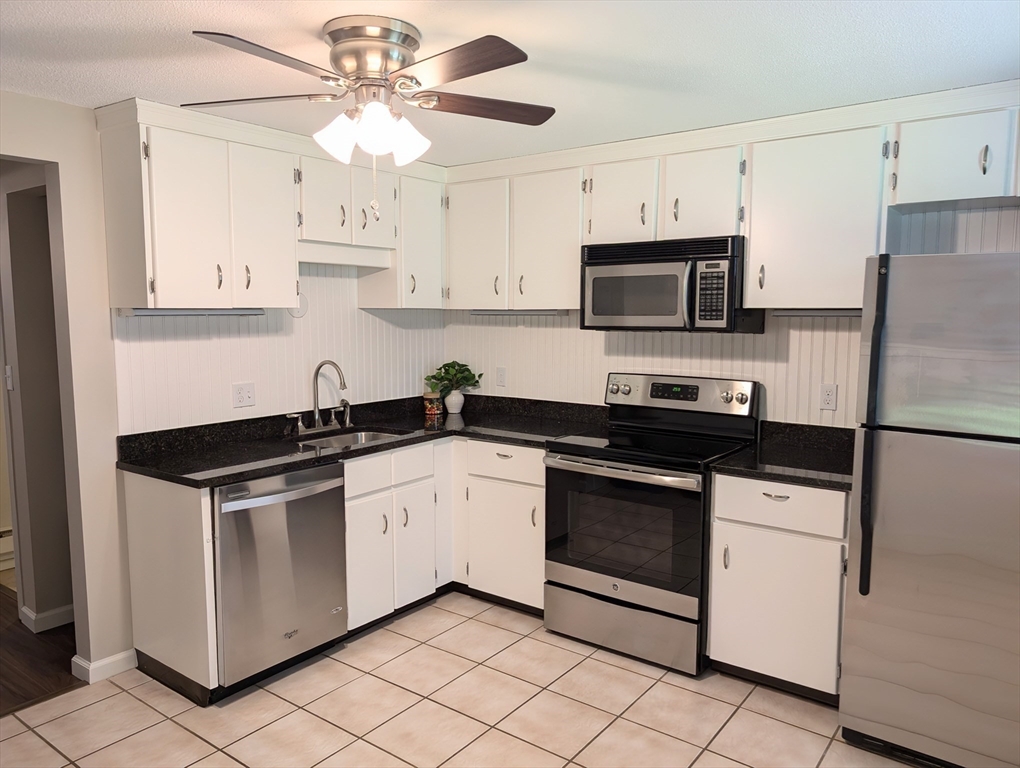 220 Bedford # 2F