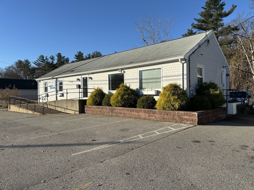 1581 Main Street