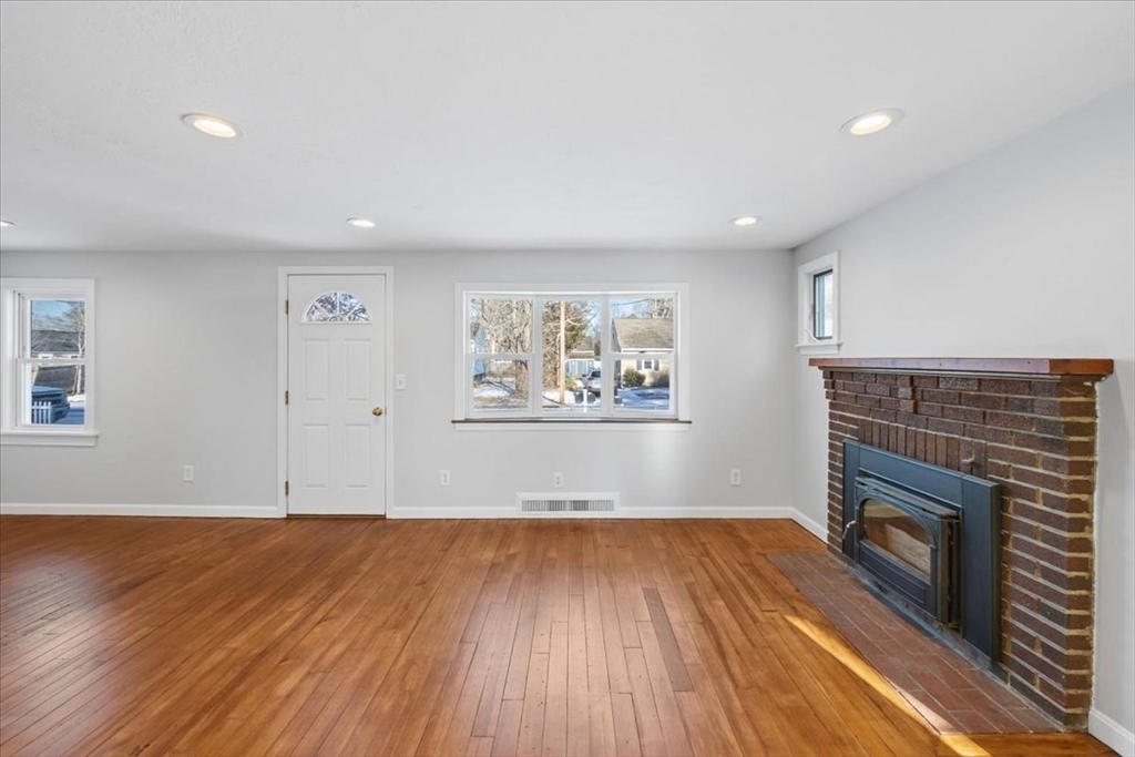 9 Cynthia Ave