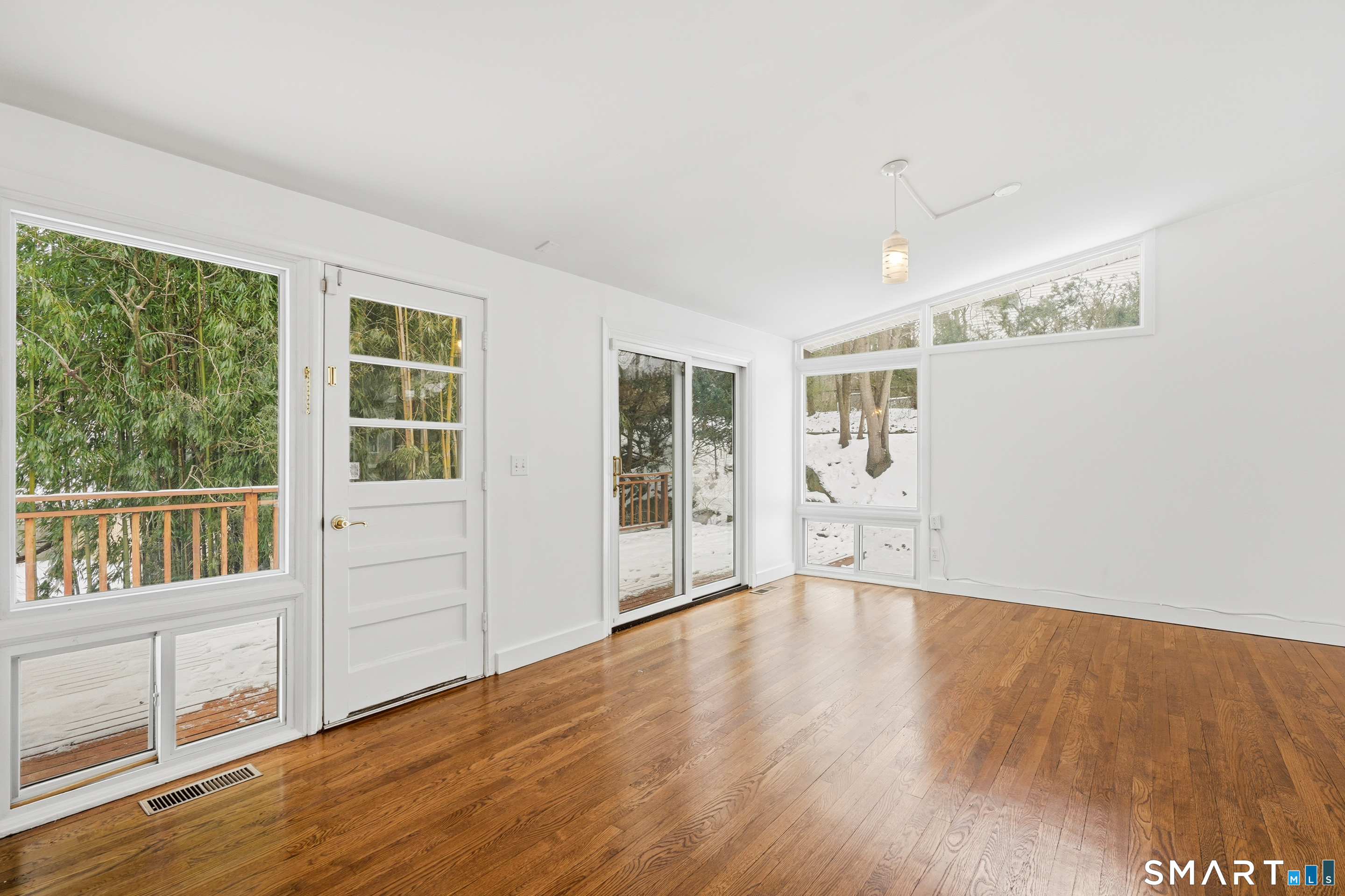 4 Split Timber Place