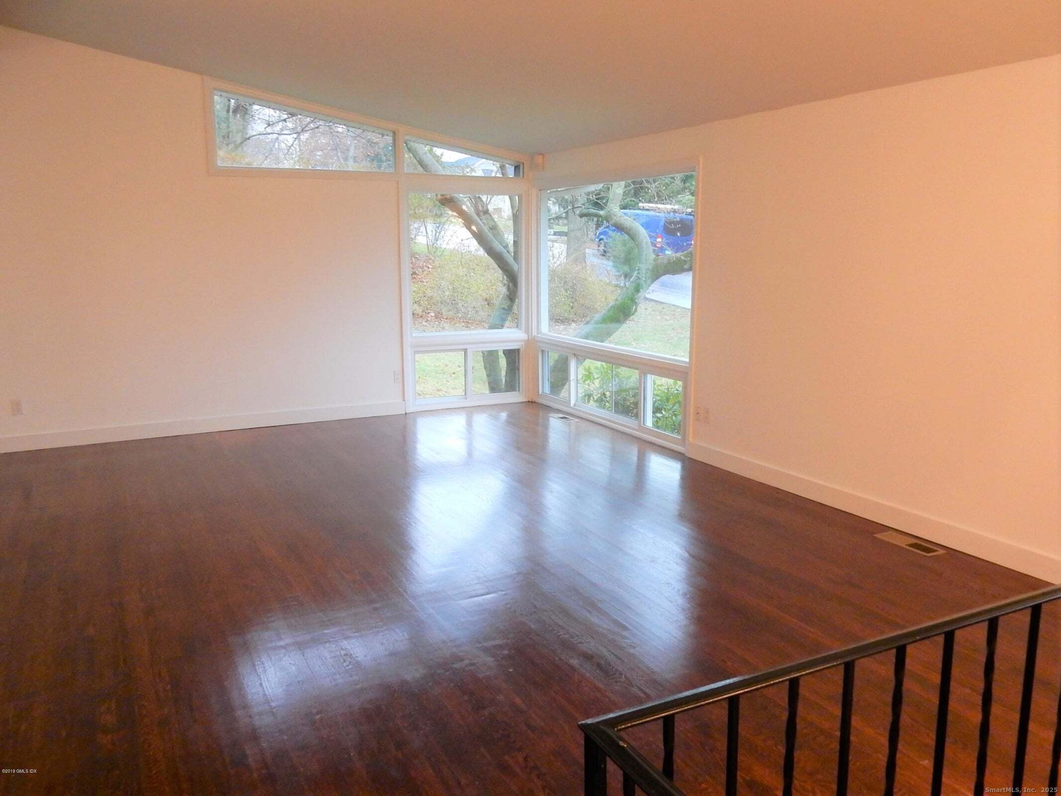 4 Split Timber Place