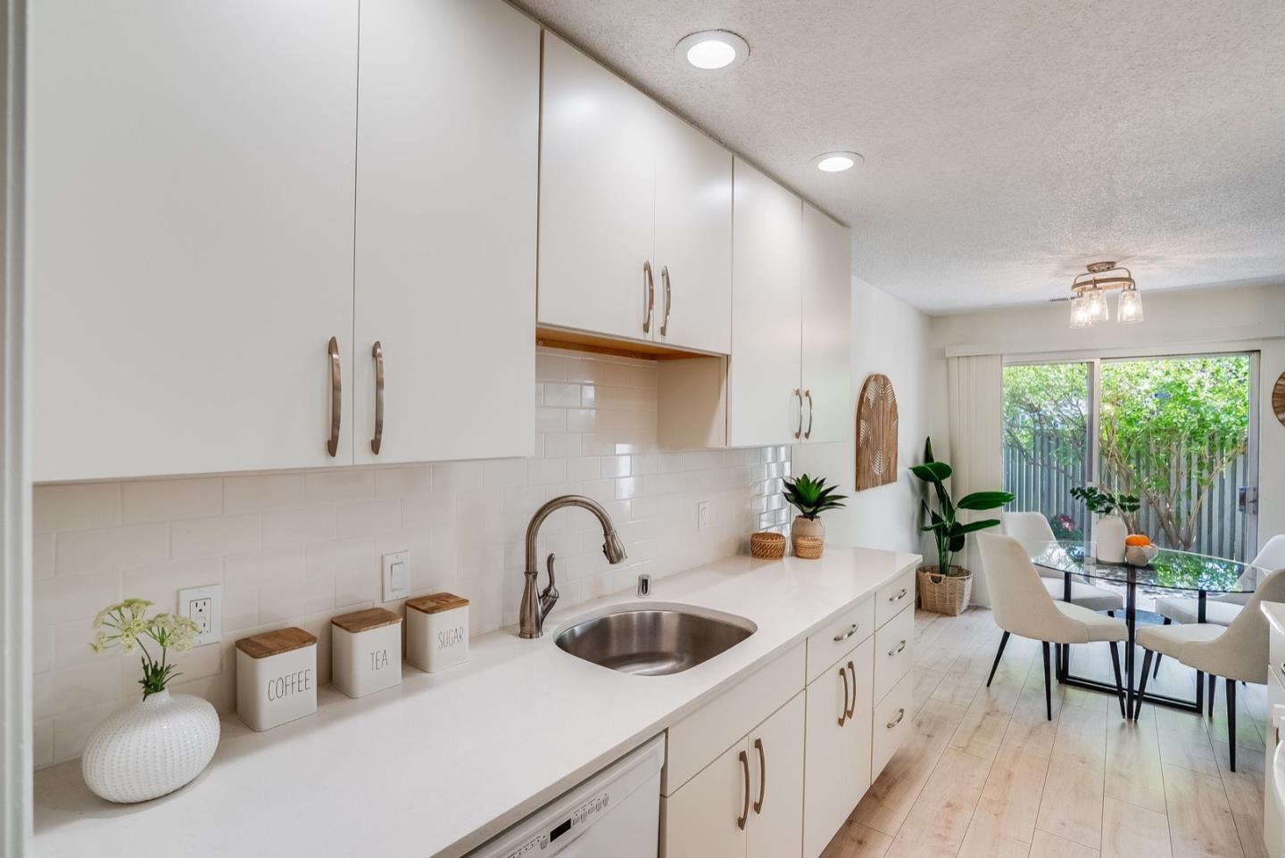 255 S Rengstorff AVE 135