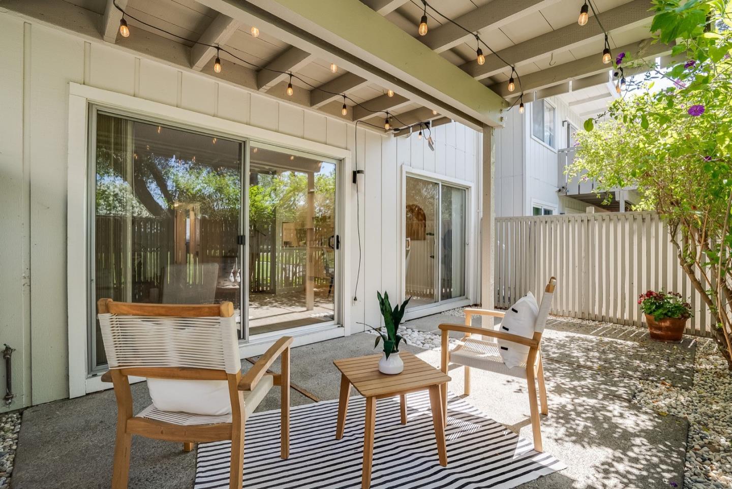 255 S Rengstorff AVE 135