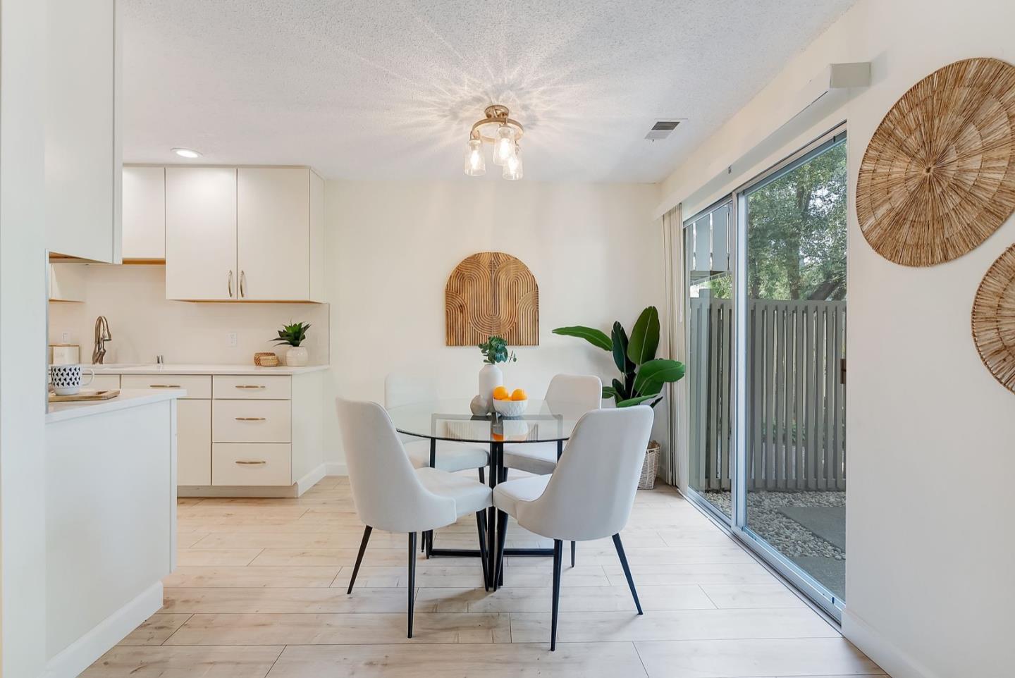 255 S Rengstorff AVE 135