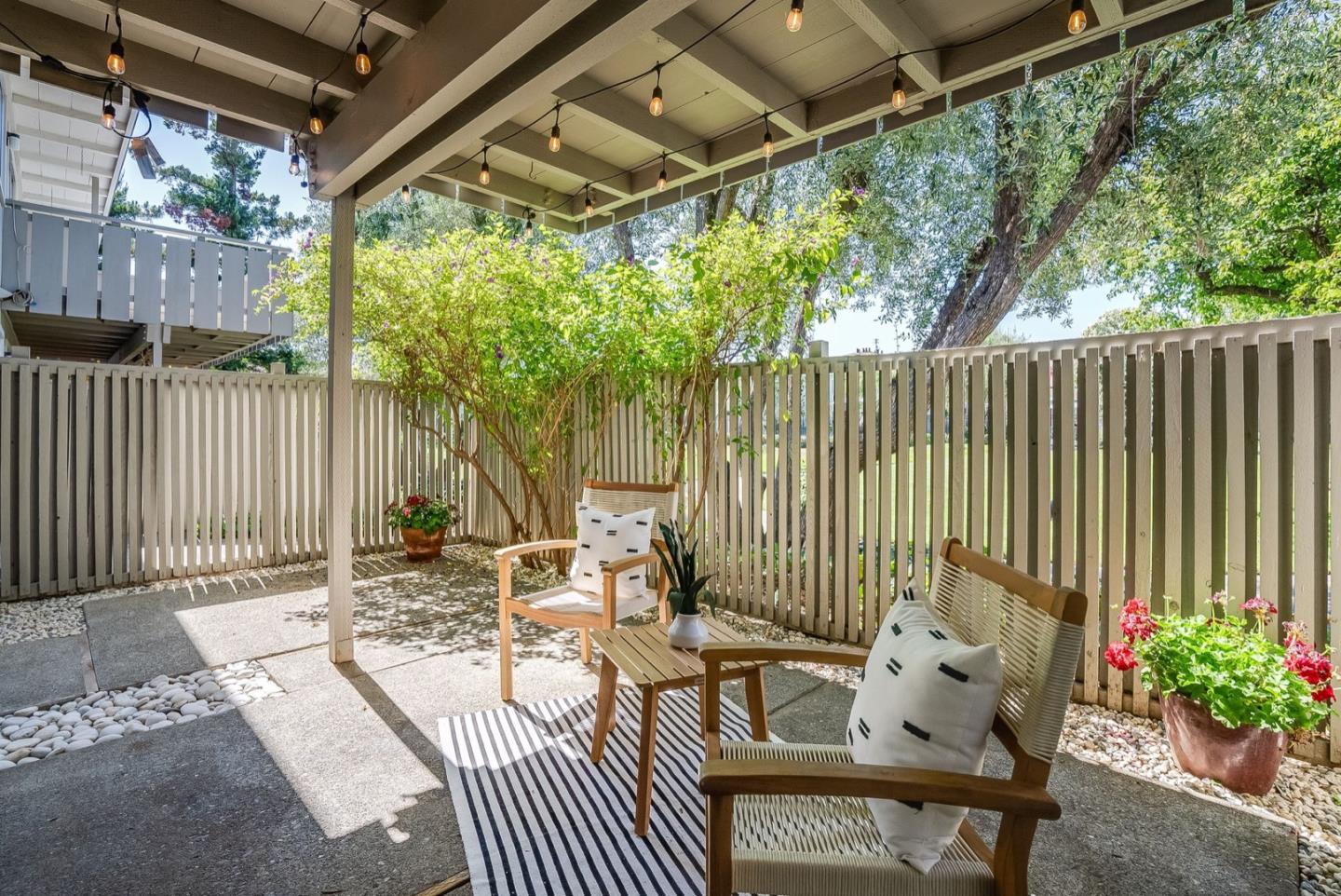 255 S Rengstorff AVE 135