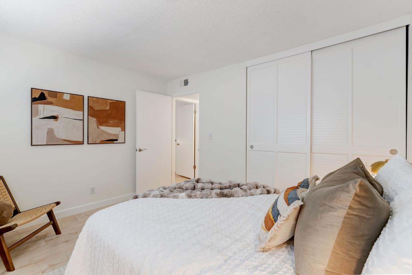 255 S Rengstorff AVE 135