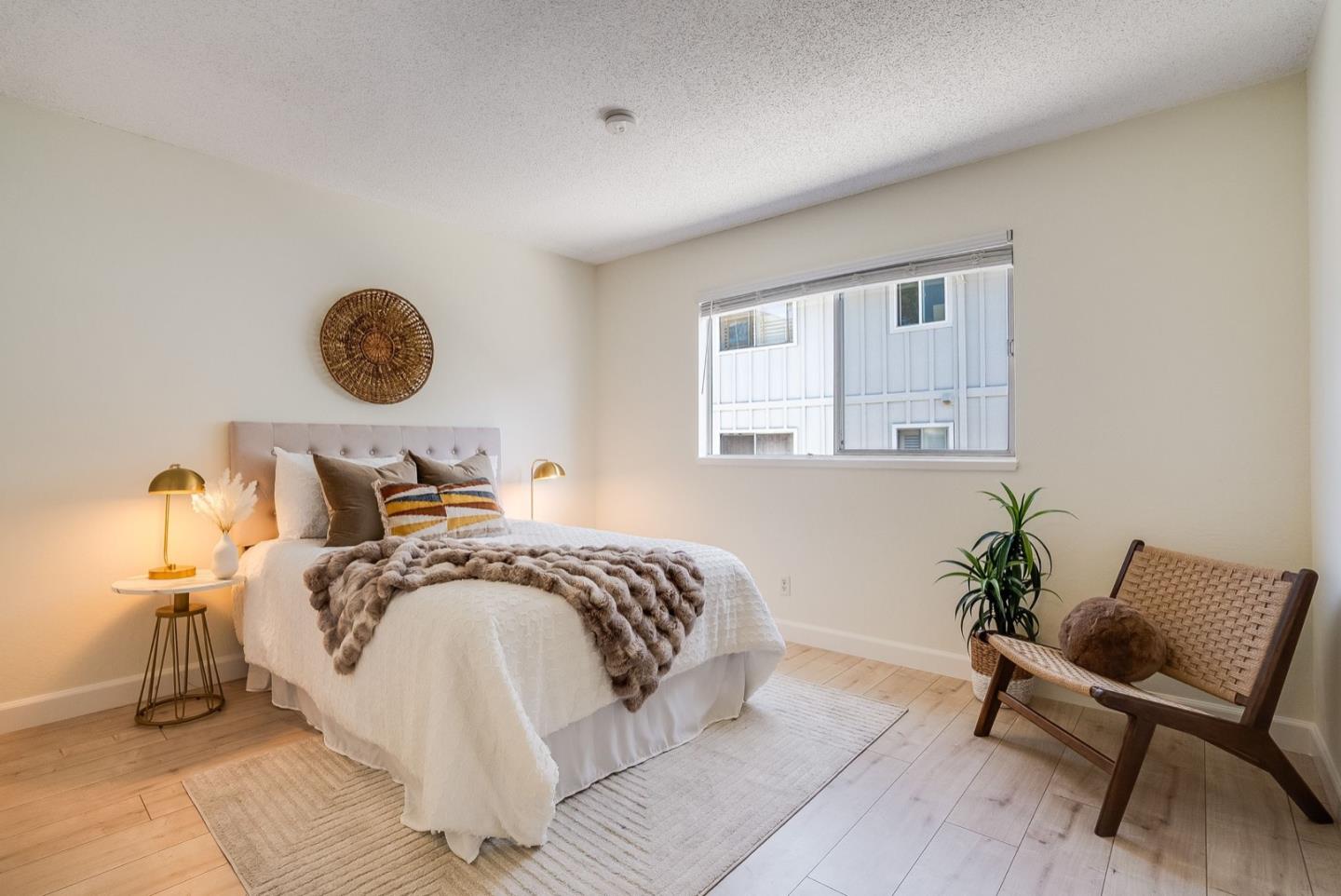 255 S Rengstorff AVE 135