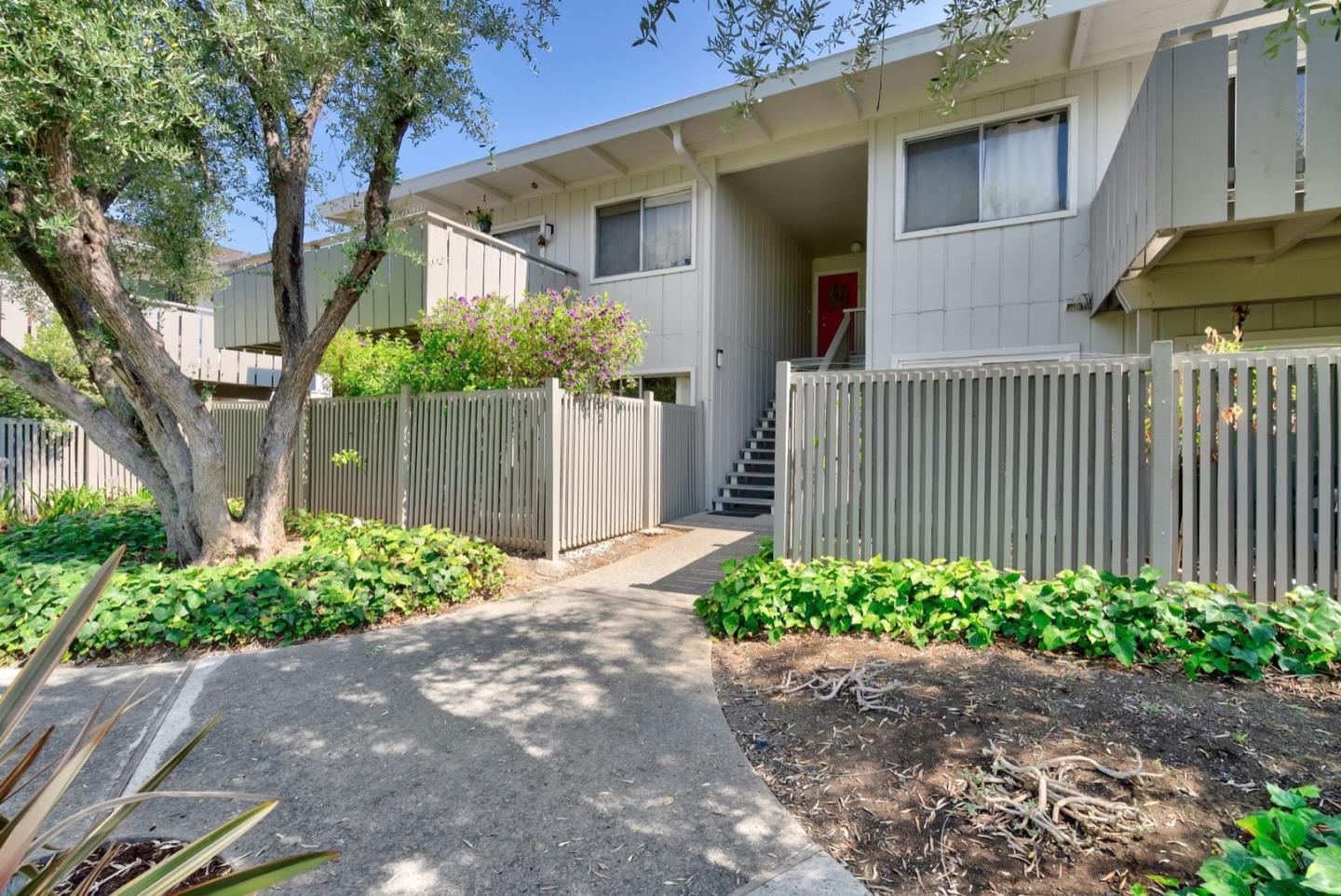 255 S Rengstorff AVE 135