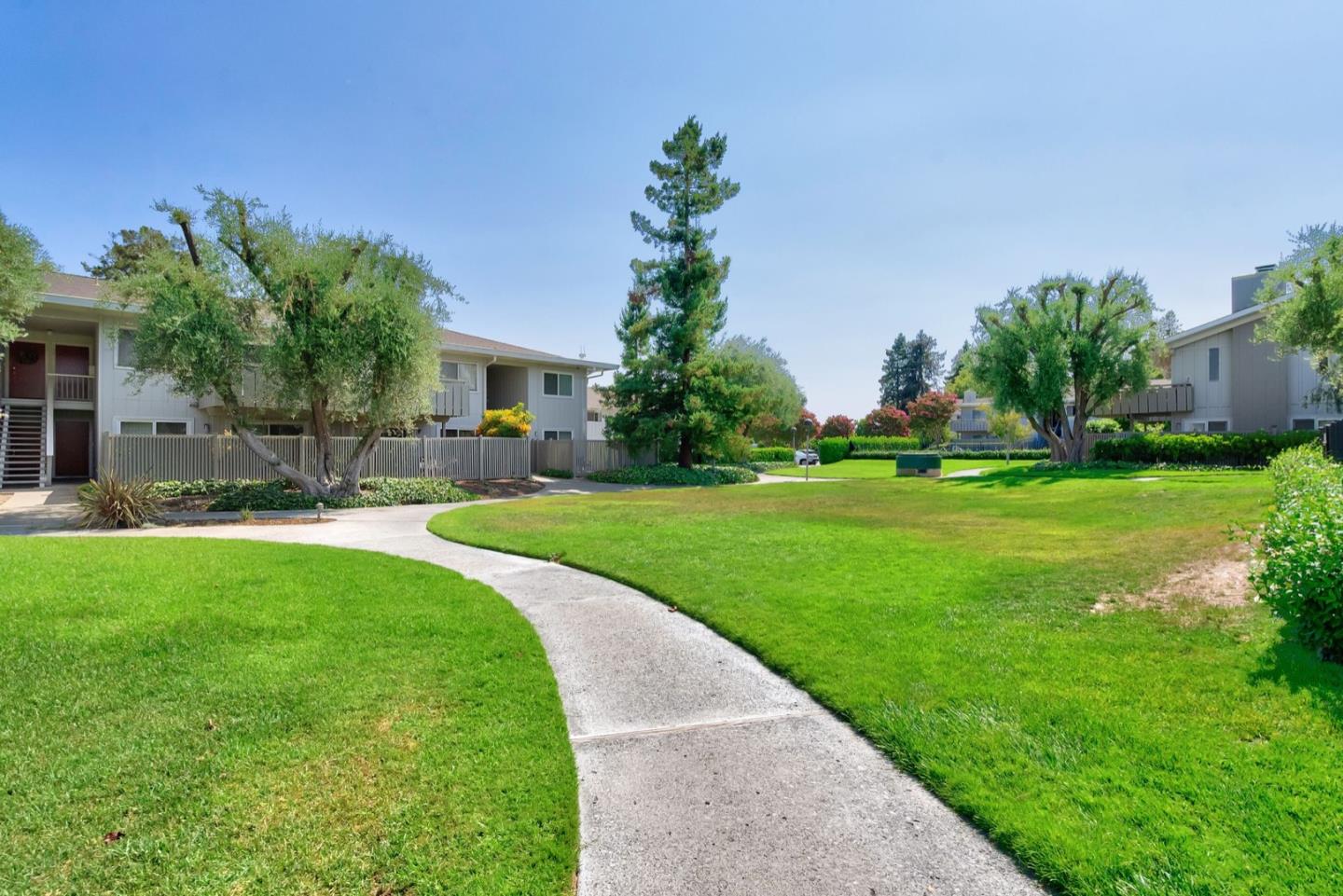 255 S Rengstorff AVE 135
