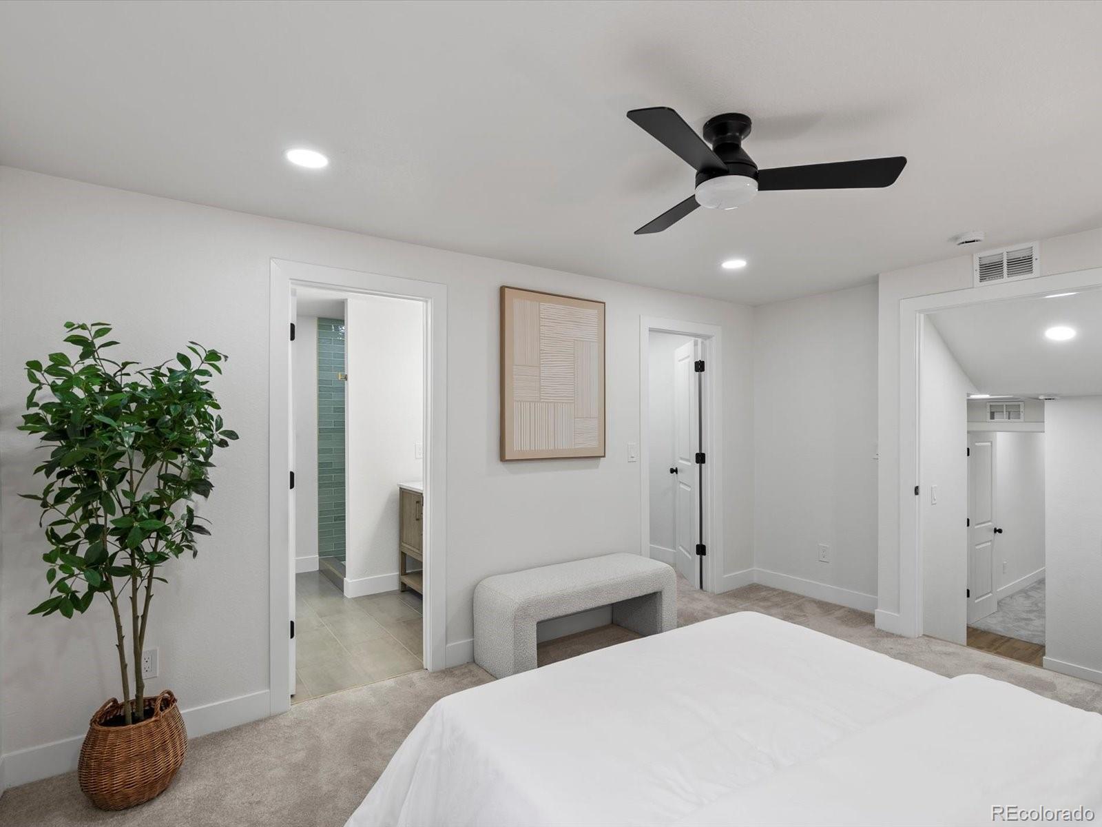 9628 W 74th Place