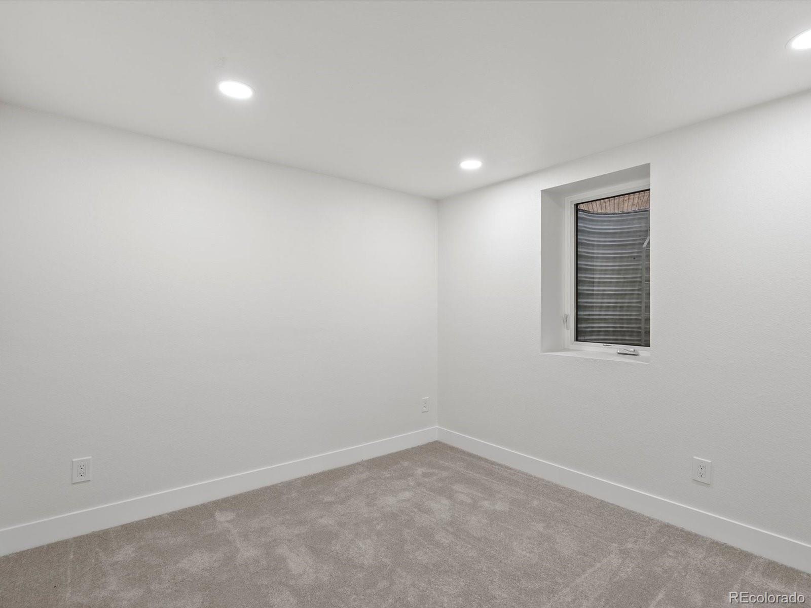 9628 W 74th Place