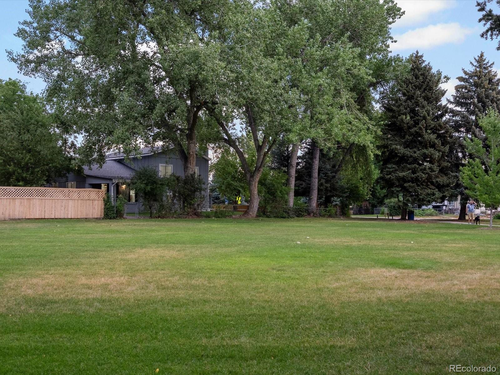 9628 W 74th Place