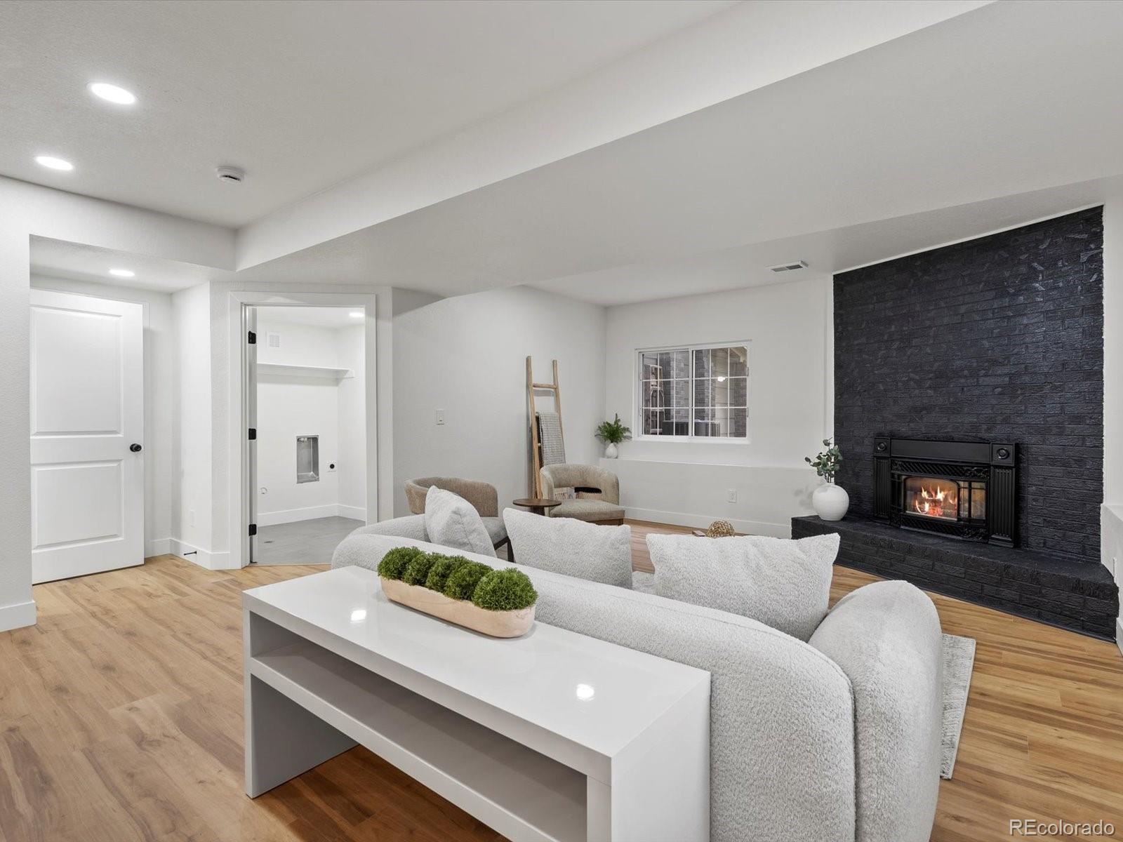 9628 W 74th Place