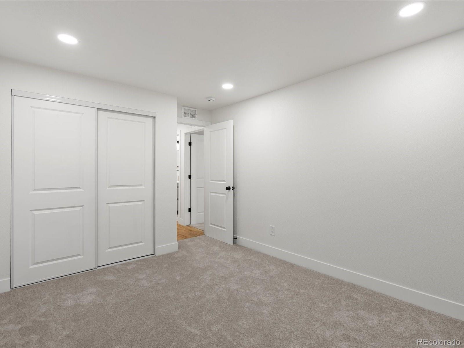 9628 W 74th Place