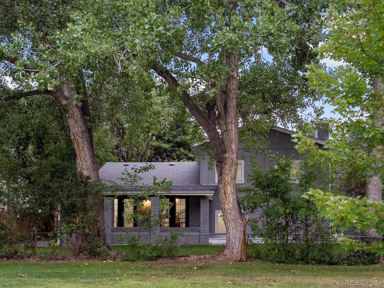 9628 W 74th Place