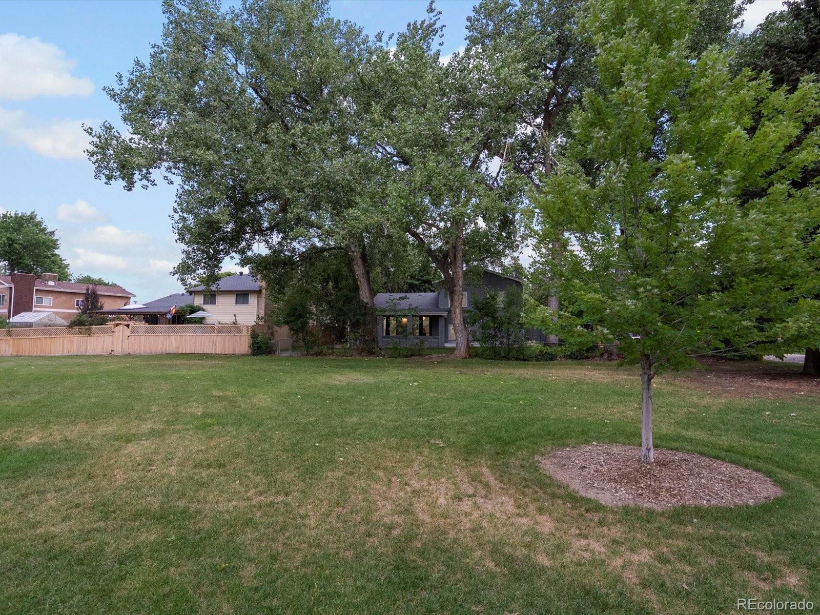 9628 W 74th Place