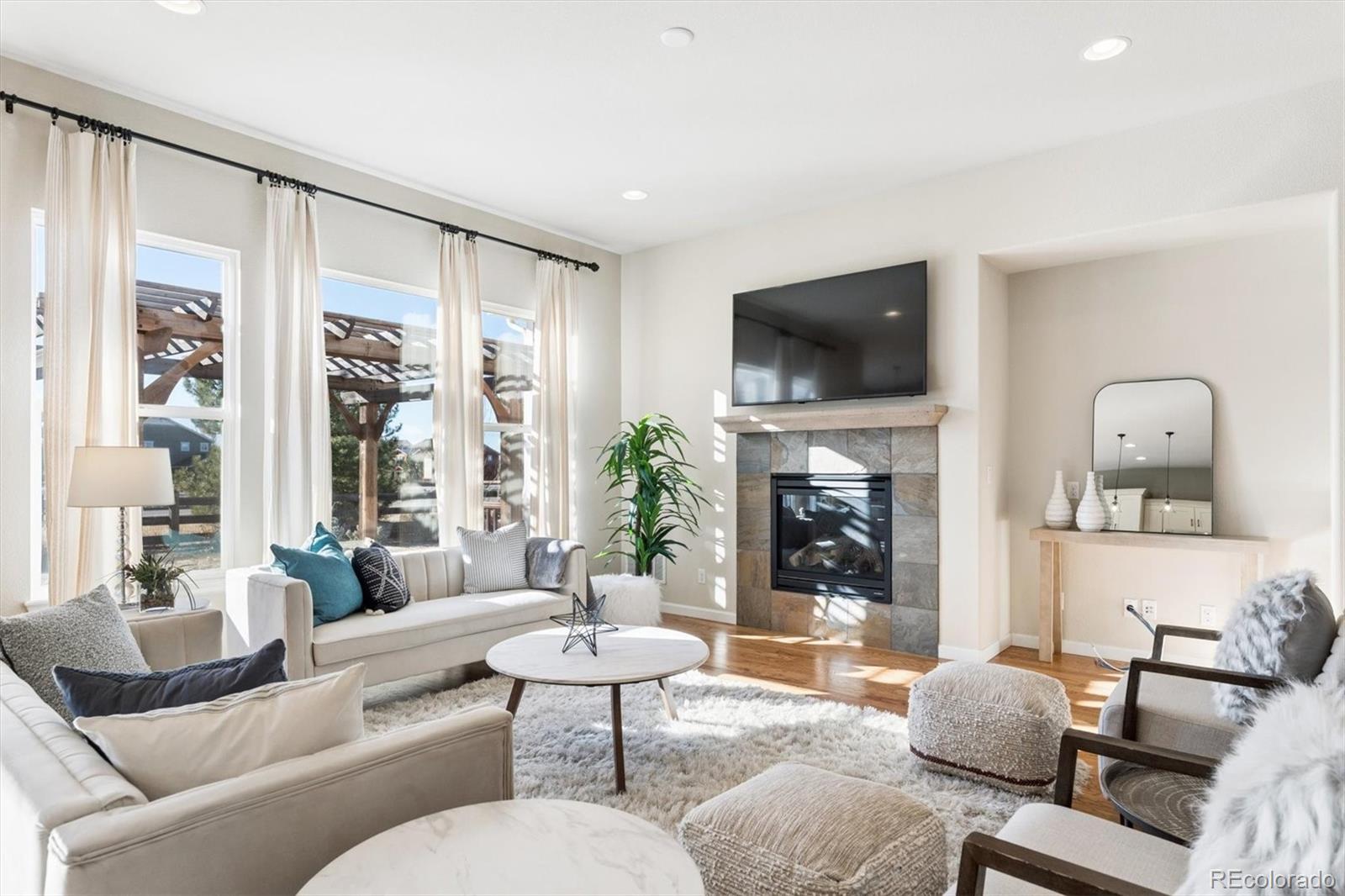 25412 E Quarto Place