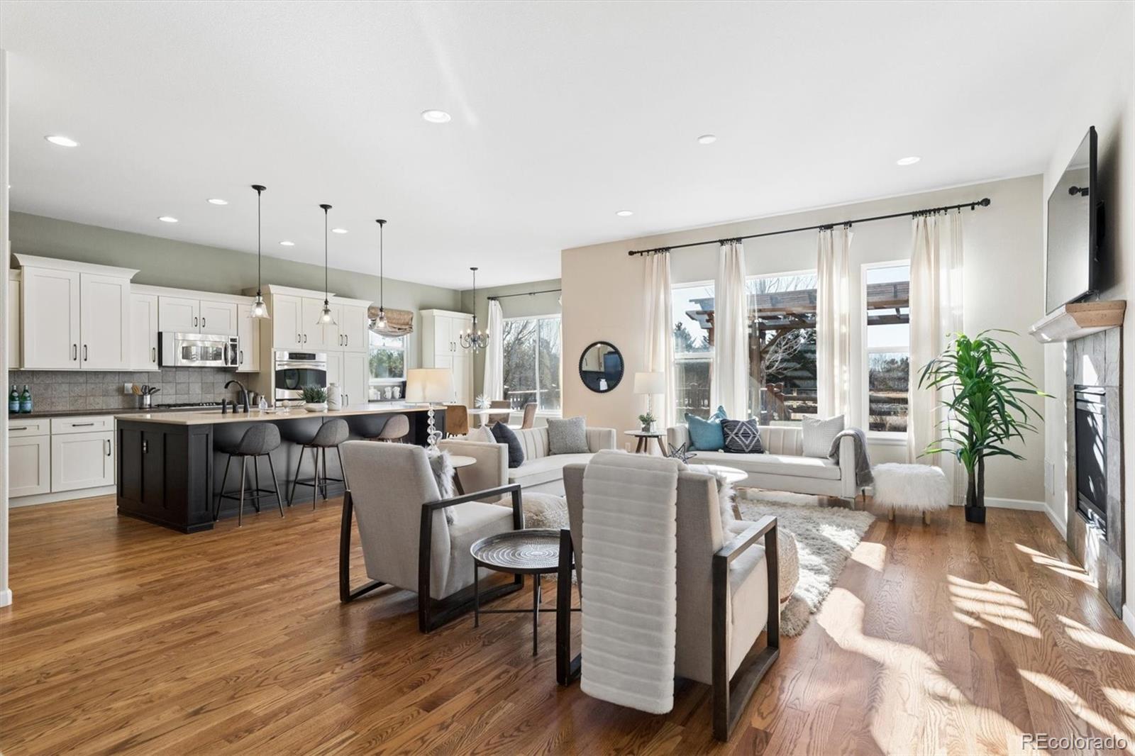 25412 E Quarto Place