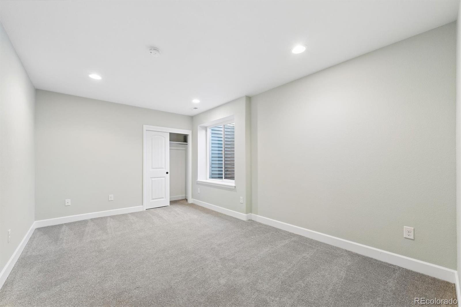 25412 E Quarto Place